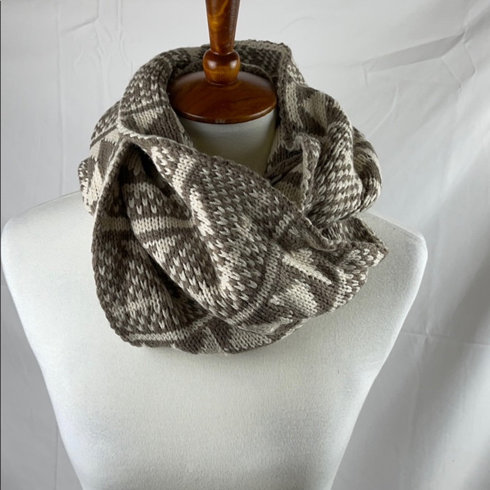 Attaid state tribal print infinity scarf